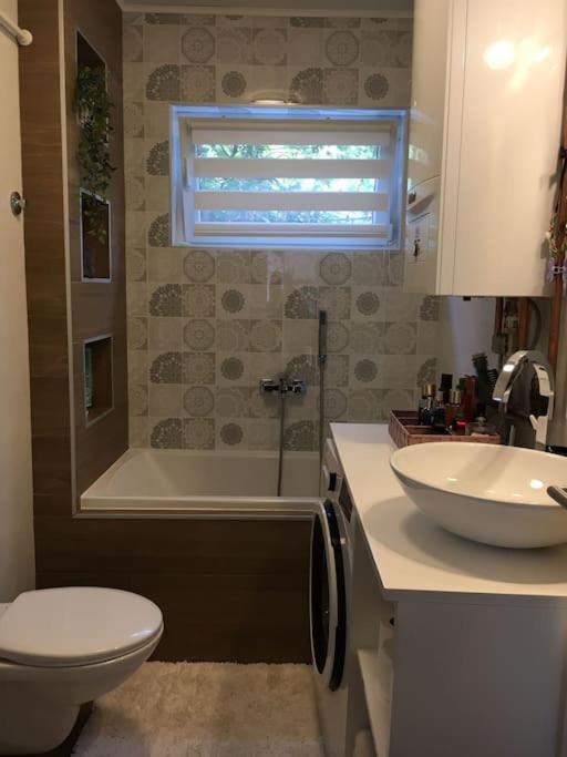 Cozy And Charming Apt. Sarajevo Apartment Екстериор снимка