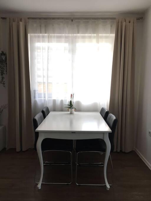 Cozy And Charming Apt. Sarajevo Apartment Екстериор снимка